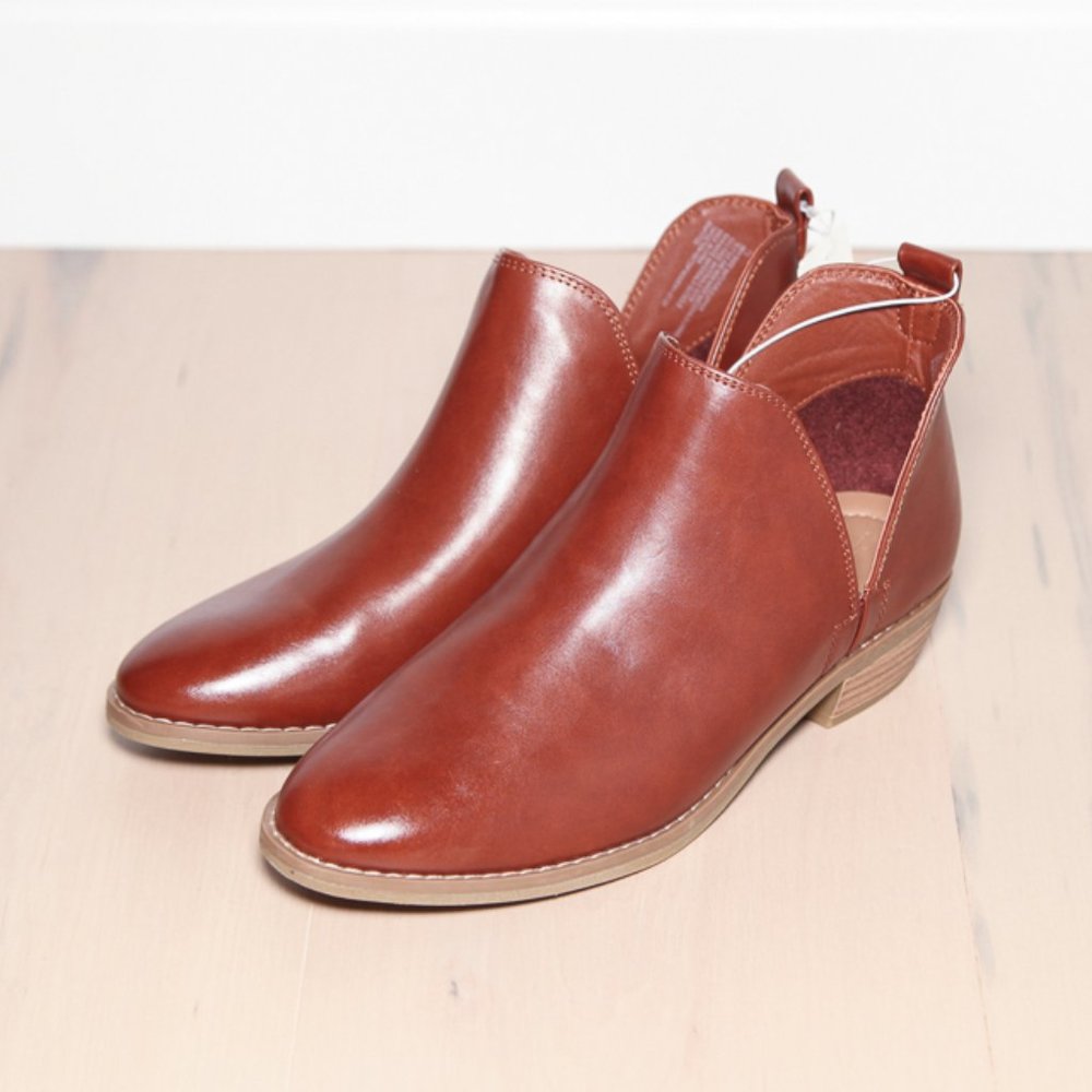 Universal Threads Vegan Leather Booties Size 7.5 NWT - Picture 3 of 12